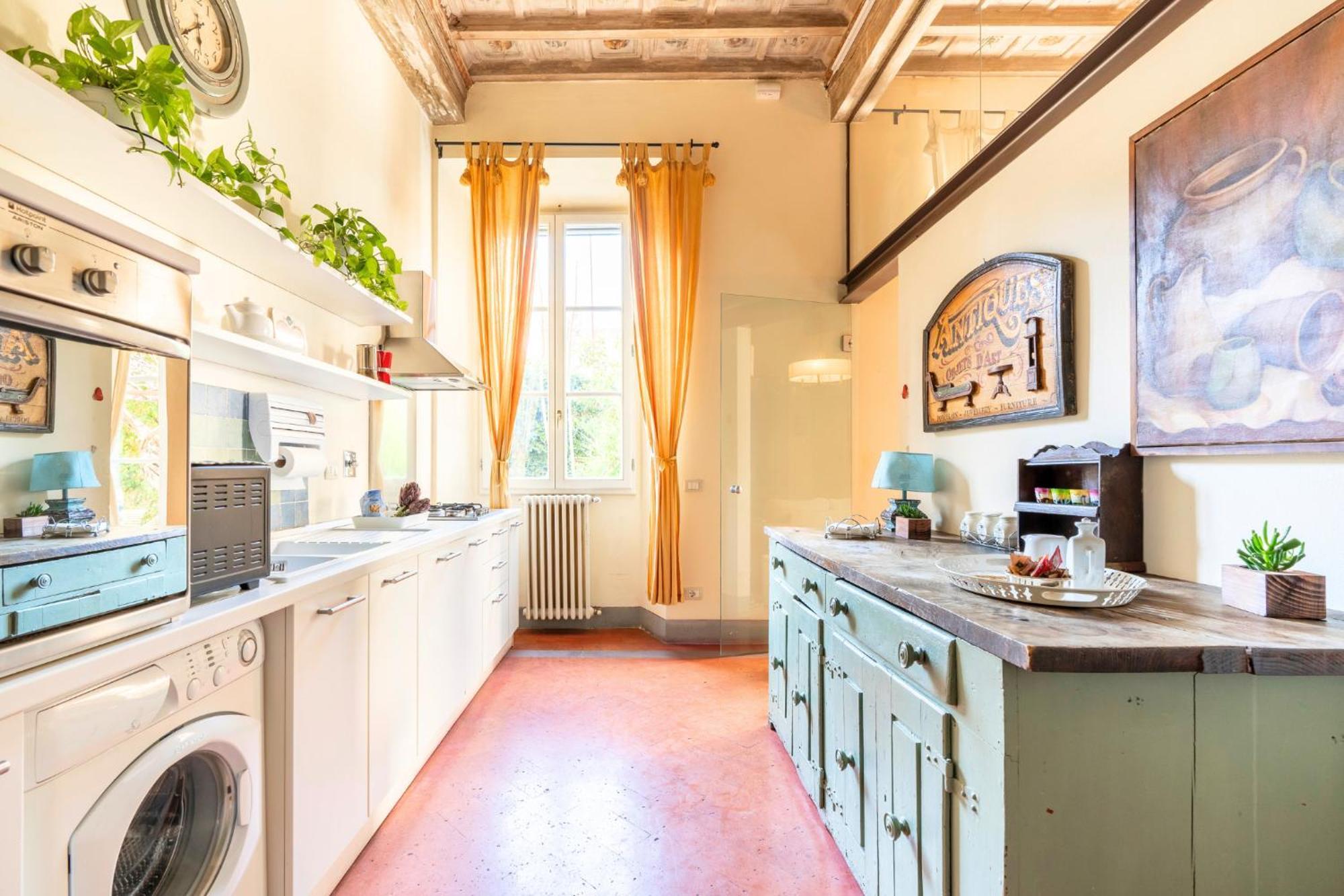 The Luxury Historic Palace Of Santa Croce *